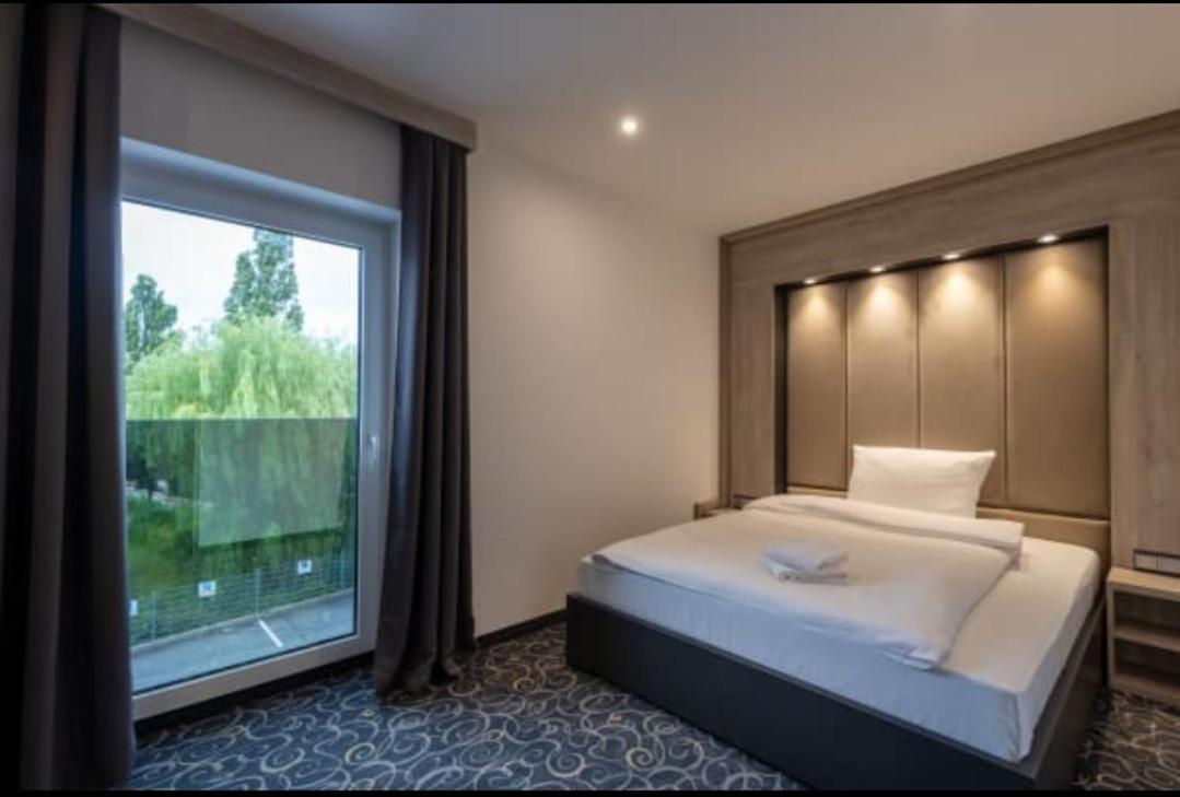 Hotel Business Bay Das Ehemalige Staycation Hotel Sindelfingen Exteriér fotografie